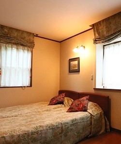 2F Room